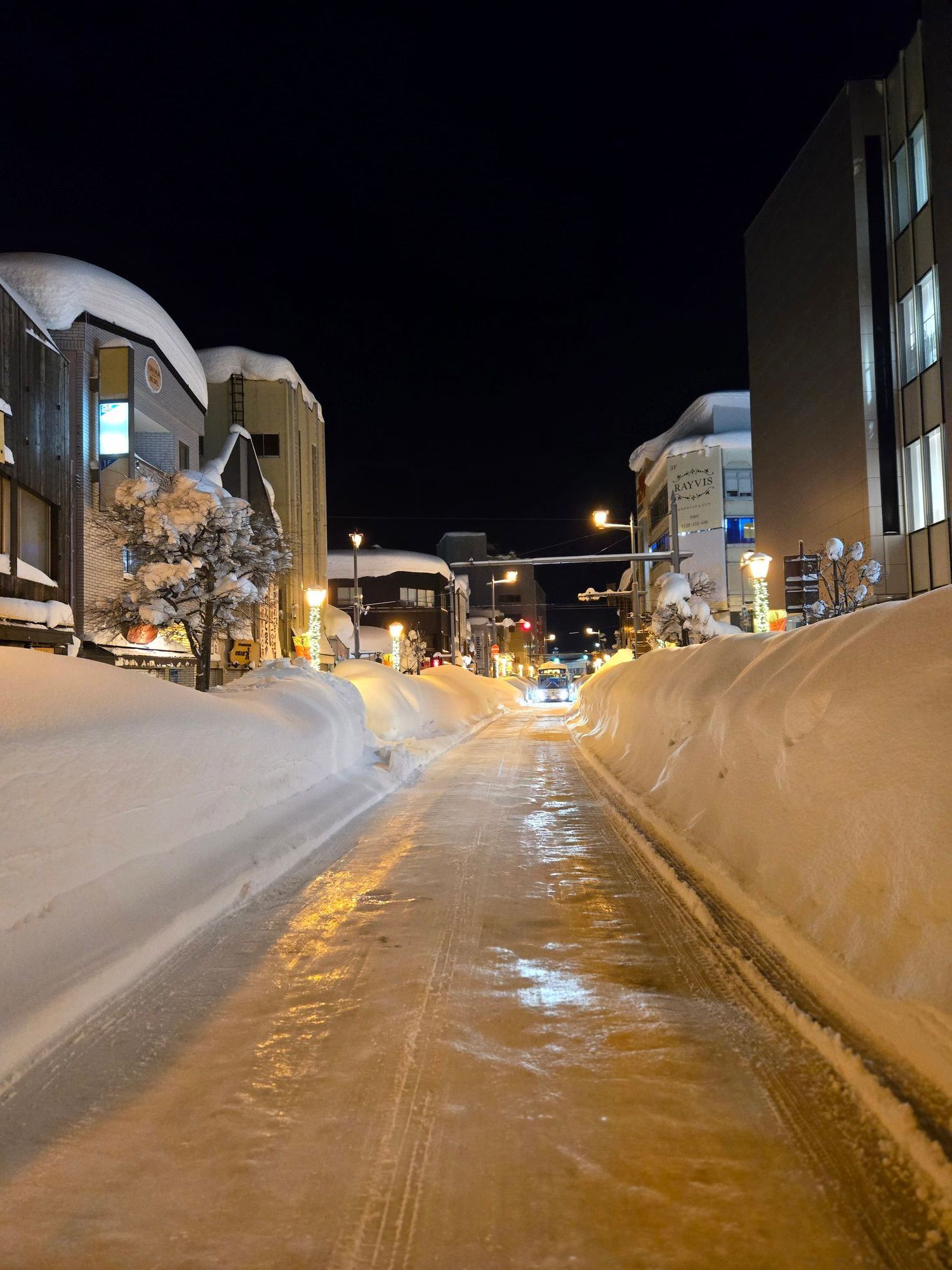 40年ぶりに183センチの積雪💧明日は青森市内全ての小中学校が休校