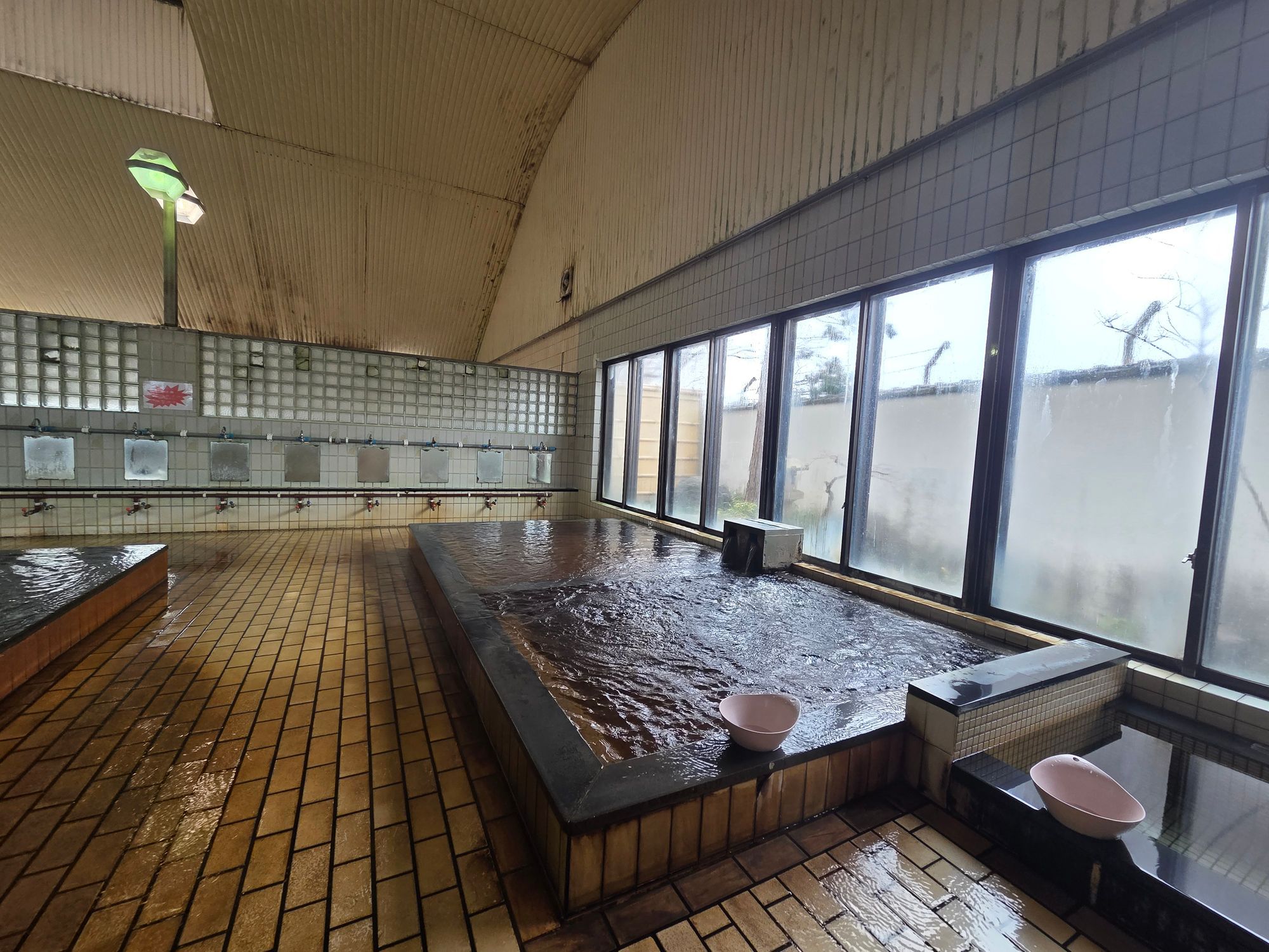 安政七年製　古い湯冷まし　隠れたお宝かも 大浴場 - 隠れ家温泉 古保山リゾート