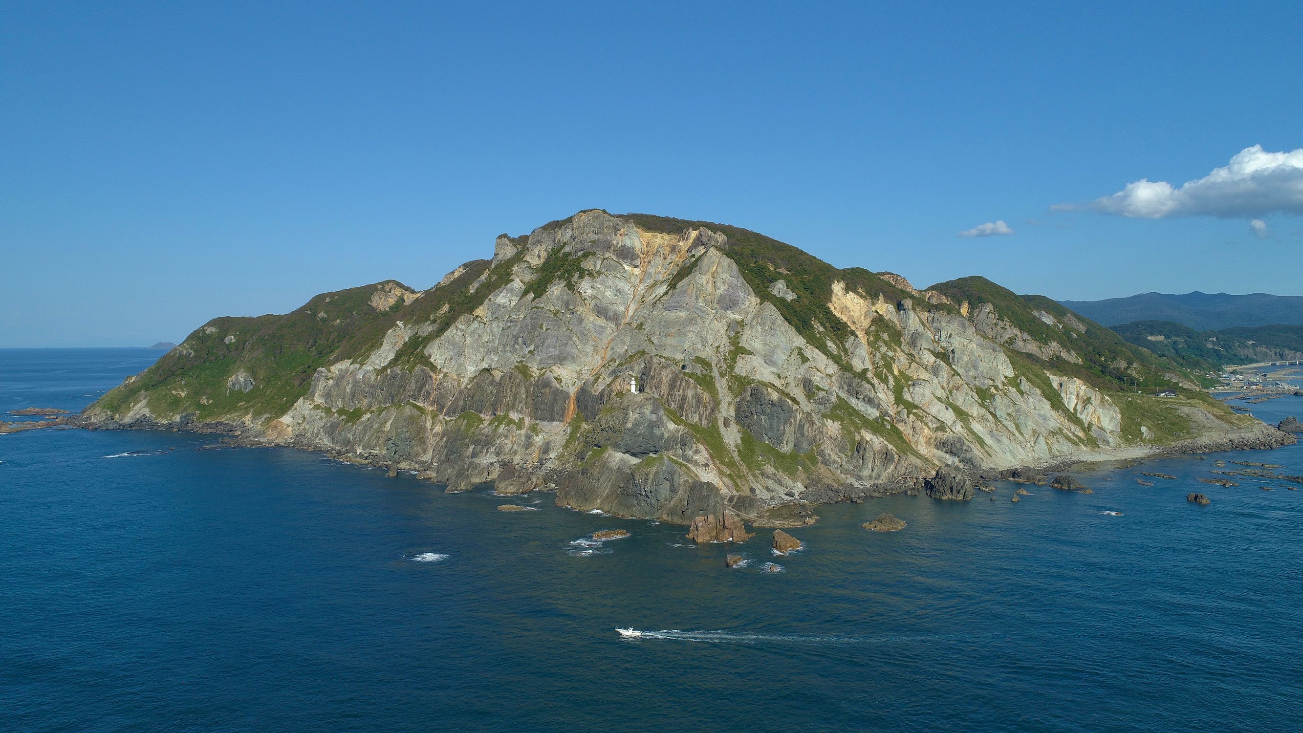 到達難易度MAX！ 景勝地にある最果ての灯台 | 青森びいき