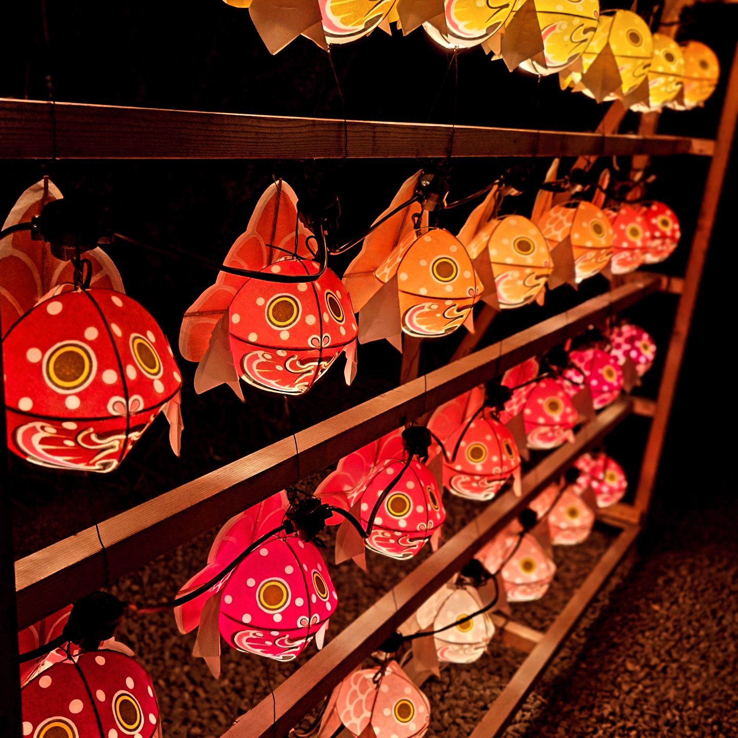 金魚ねぶたが夜空を彩る！廣田神社「献灯祭」幻想的な灯りを見に行こう