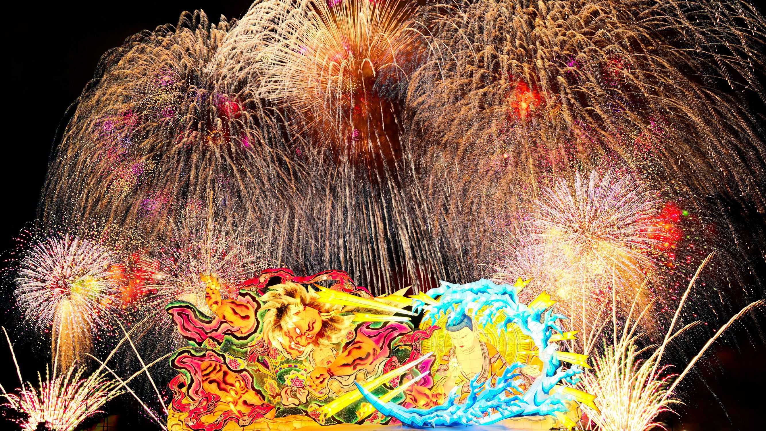 青森花火大会 青森ねぶた海上運行 2024 | 青森びいき