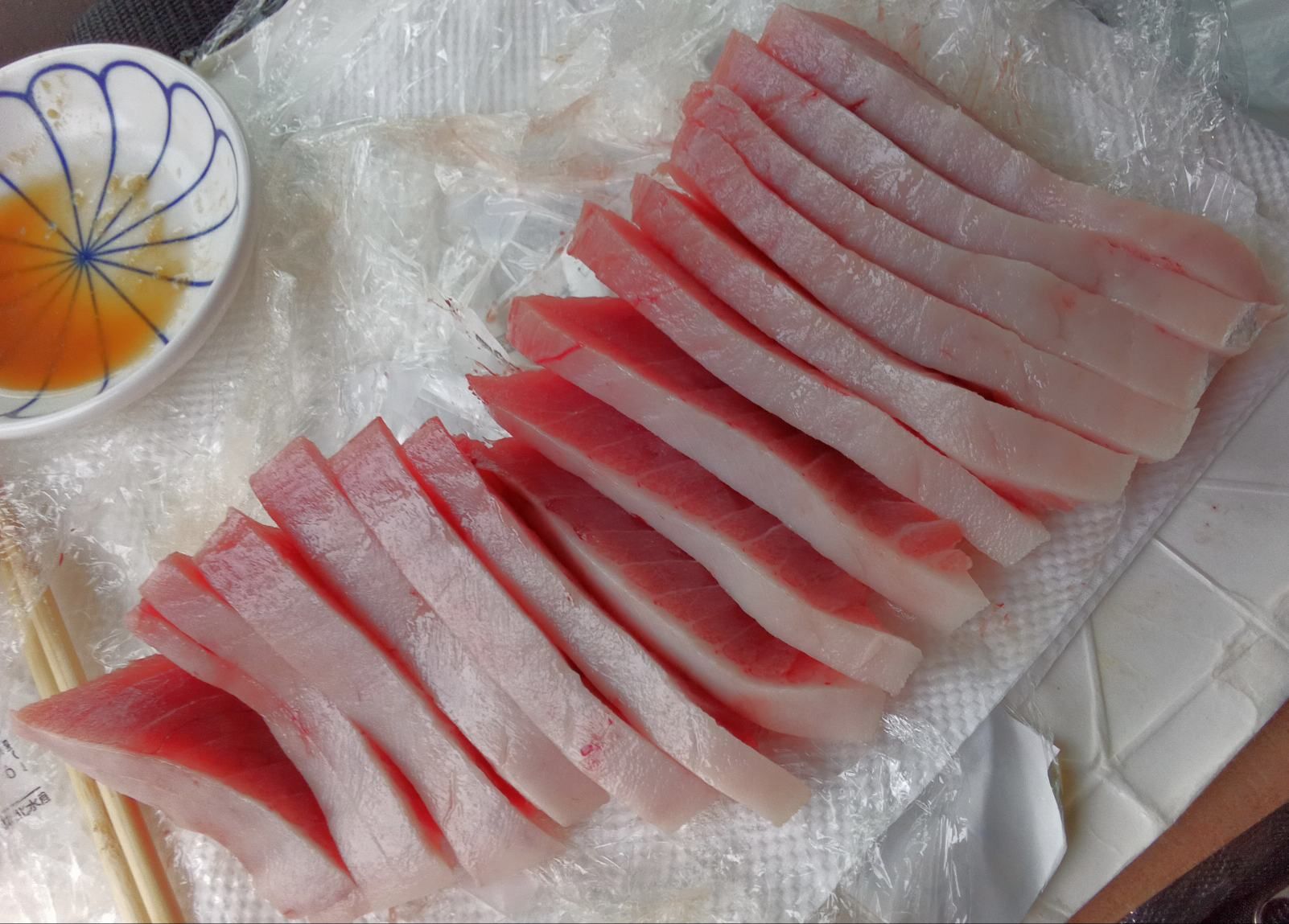 深浦の美味しい刺身 マグロ、ヒラマサ | 青森びいき