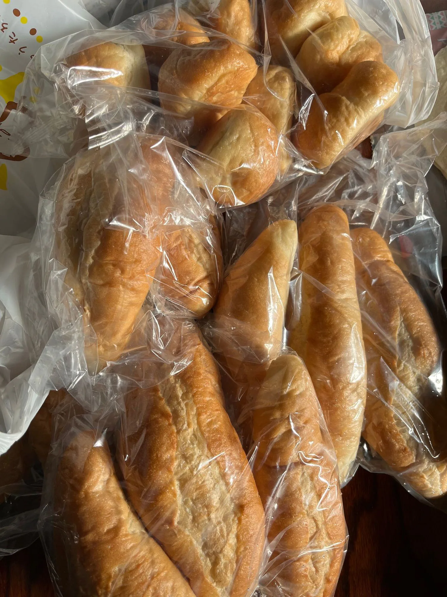 館鼻岸壁朝市の大量パンと結末 | 青森びいき
