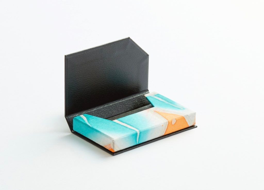 ねぶたのかけらの名刺入れ」11日（土）より数量限定販売 運行された