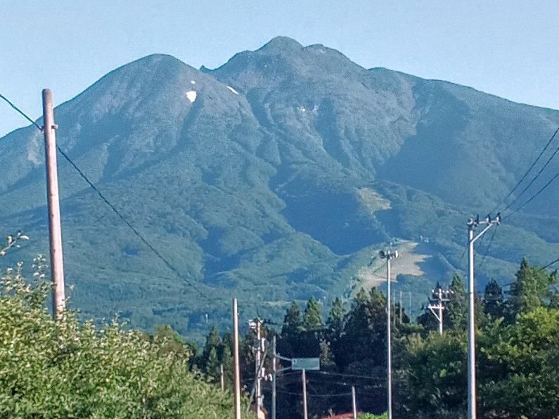 岩木山 清々しい早朝の空気感をどぞー。 2025/07/09 | 青森びいき