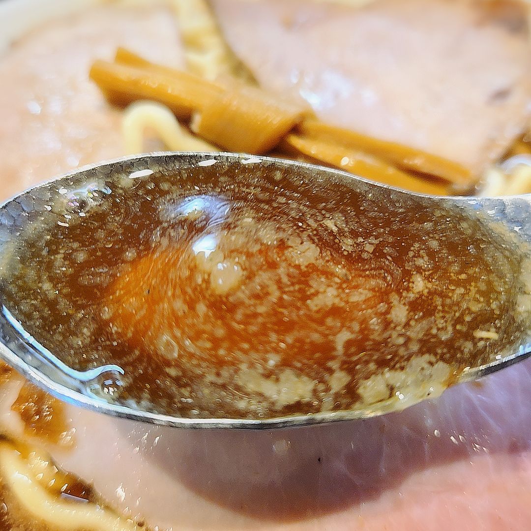 青森ラーメンの名店「ひらこ屋 㐂ぼし」で味わう、三上社長渾身の煮干