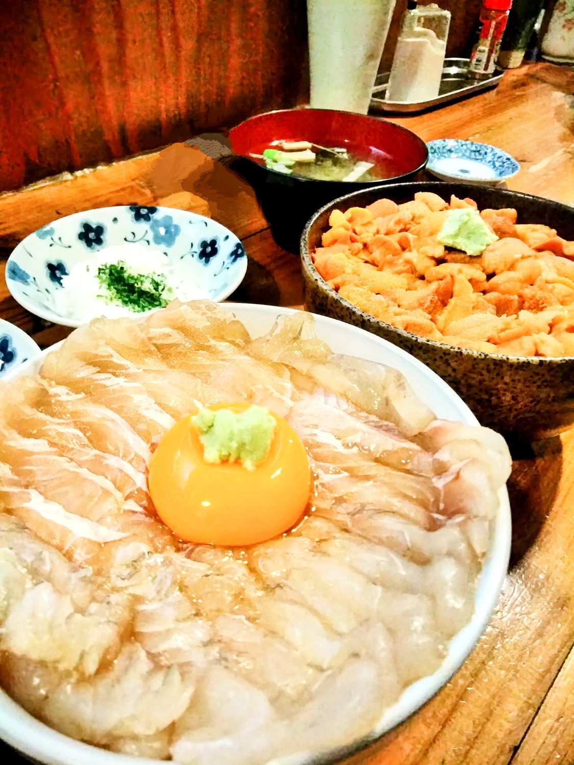 丼どど〜んと×2 ＠八戸みなと食堂 | 青森びいき