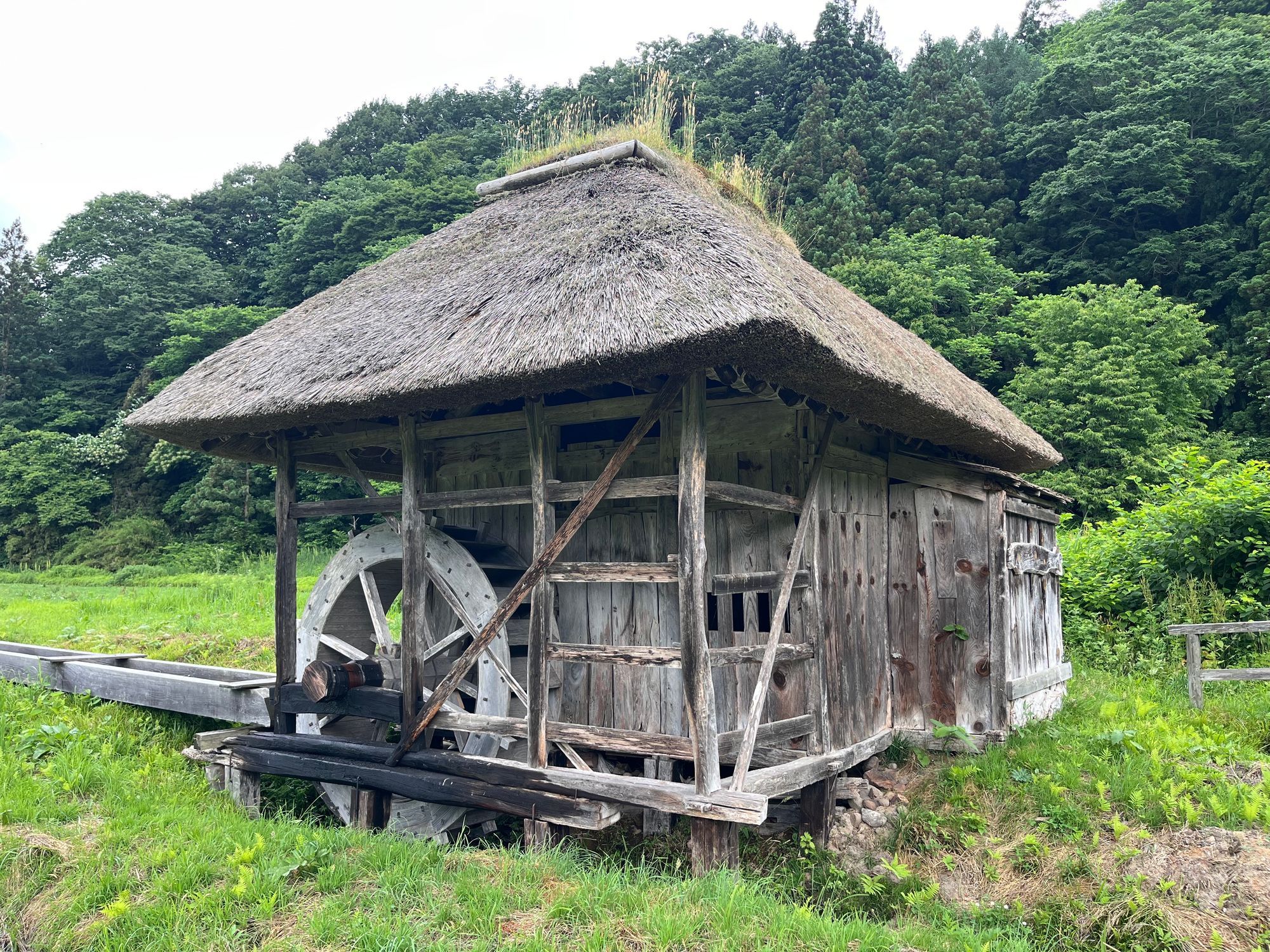せっかく田子町に行ったのだから、足を伸ばして水車を見てきました