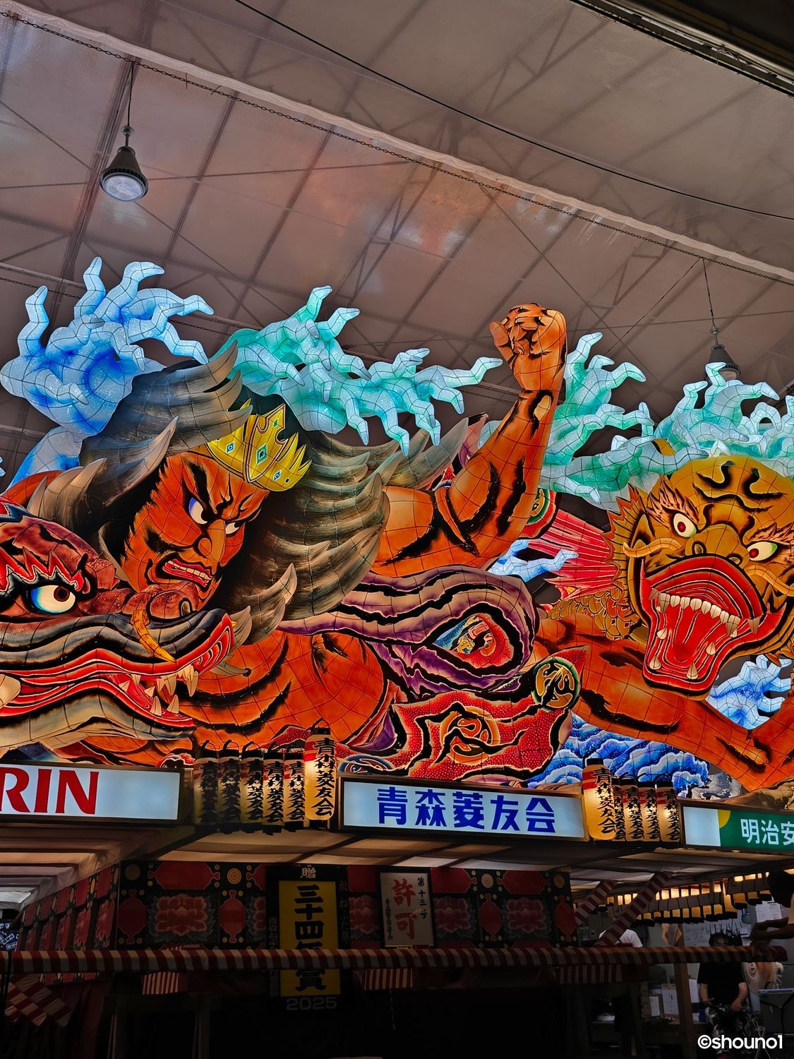 竹浪組ねぶた点灯式2025】鮮やかな色彩、圧巻の景色！ | 青森びいき