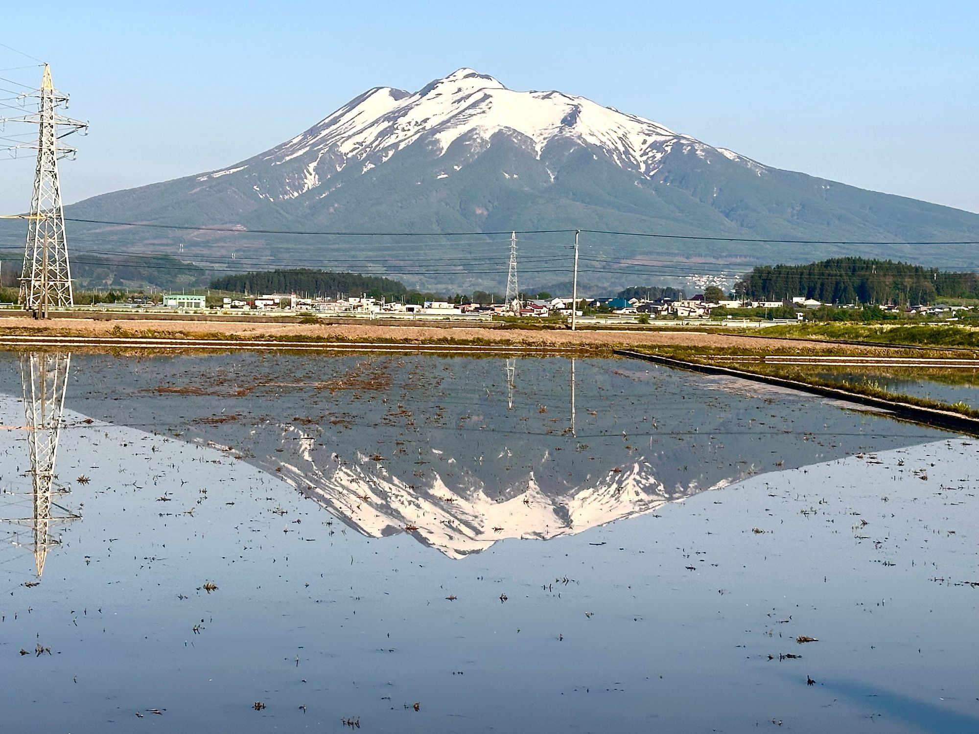 今朝も観れた二個岩木山🤭 | 青森びいき