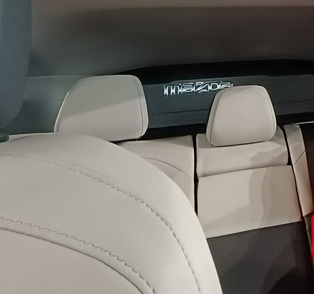 🌍ユーロ仕様の新型CX-5を発見！本社ロビーで細部までじっくり観察