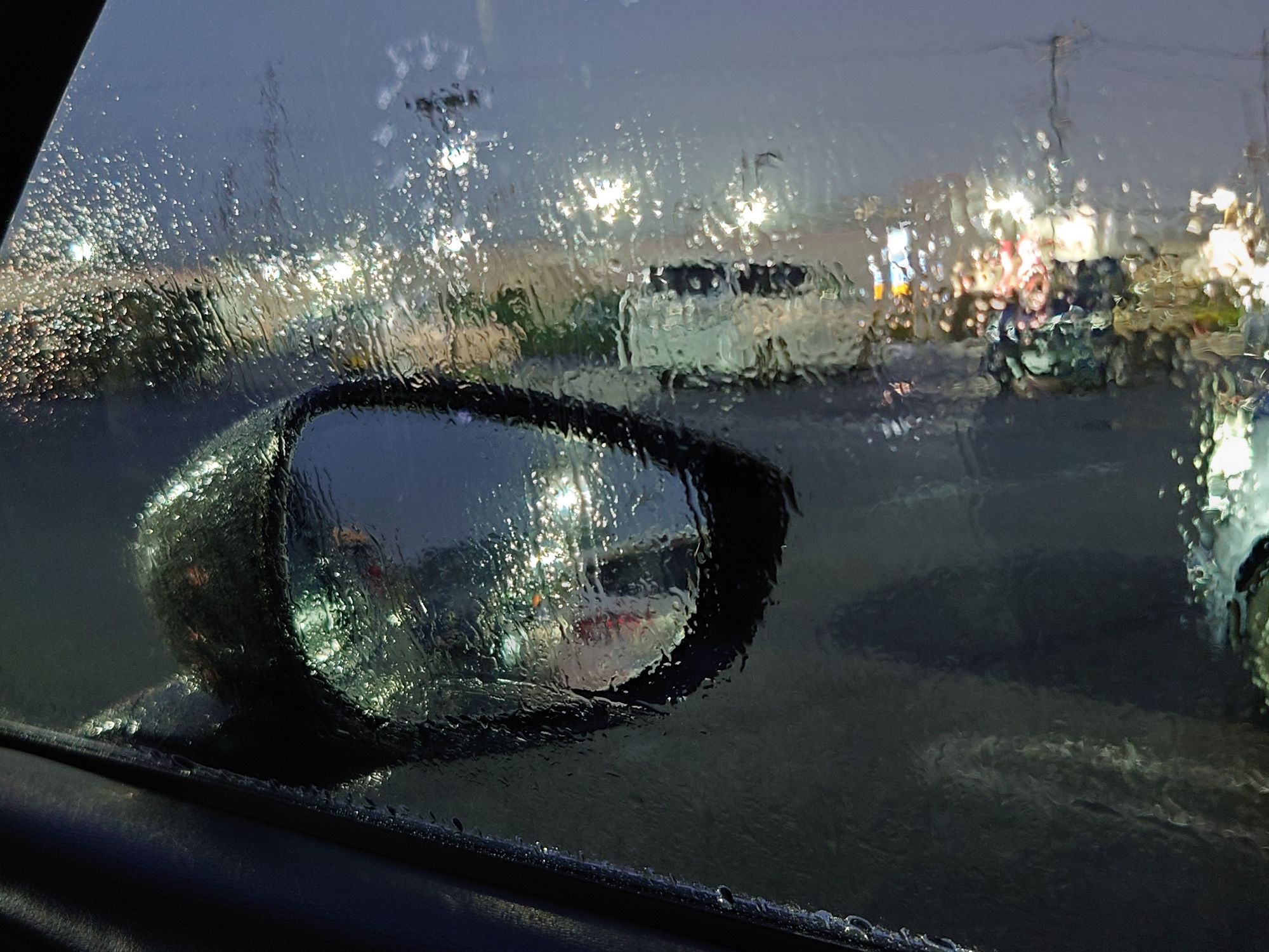 夜の雨って怖い… | CLUB MAZDA COMMUNITY