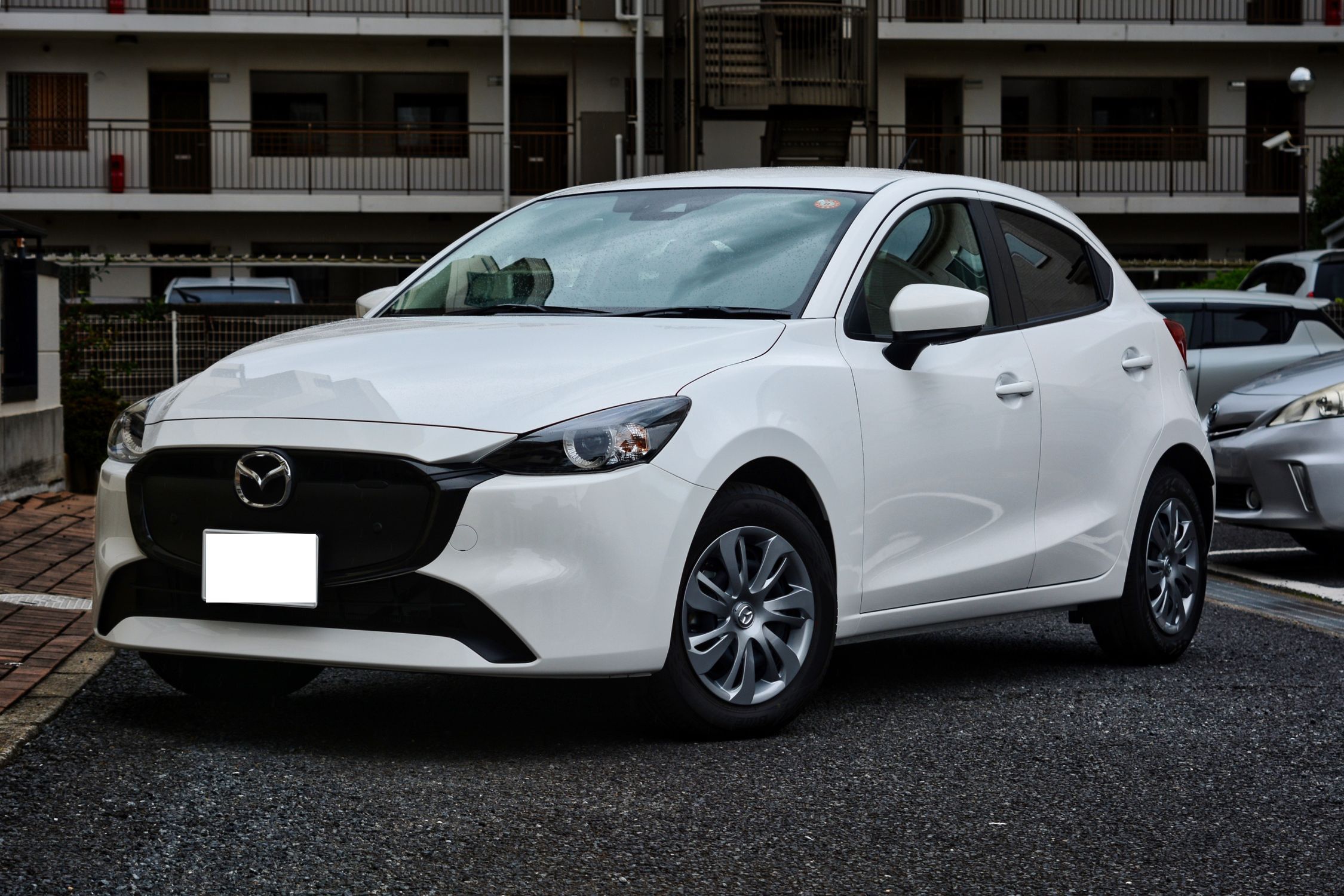 ちょっとした用事があり2日ほどMAZDA2をディーラーに預けました