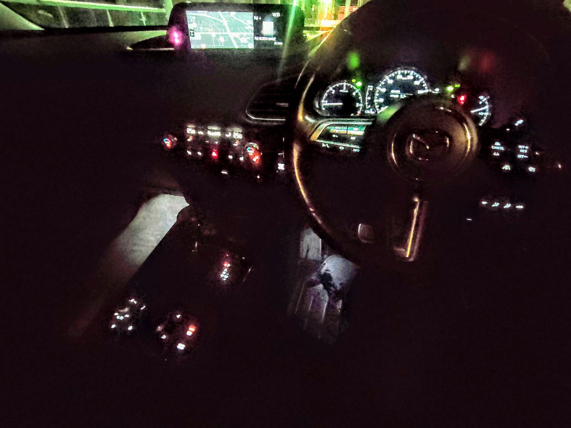 暗い 夜間ドライブのドリンクホルダー周辺は暗い？ | CLUB MAZDA COMMUNITY