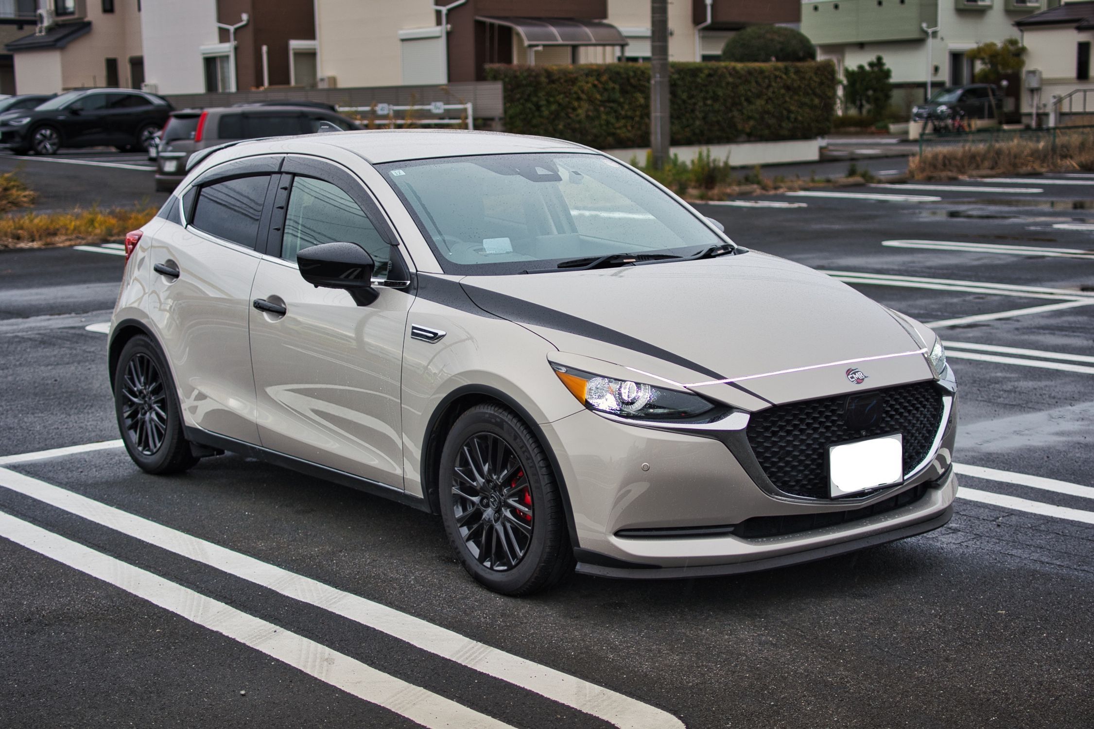 世界に一台だけのMAZDA2！こだわりラッピングで“自分だけ”の個性を表現