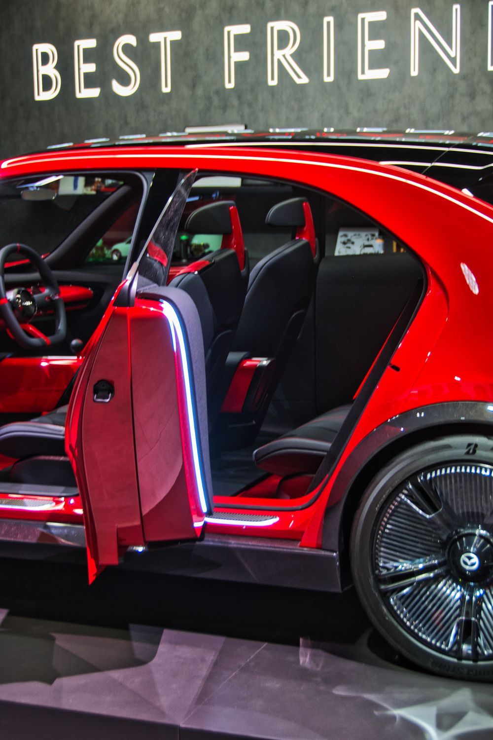 Japan Mobility Show2025初日レポ！MAZDA VISION X-COMPACTに感じた