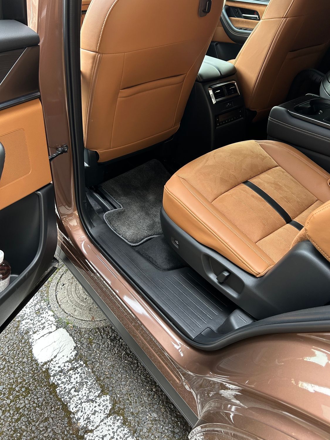 カーミット様お取り置き中 スカッフプレート取り付け | CLUB MAZDA COMMUNITY