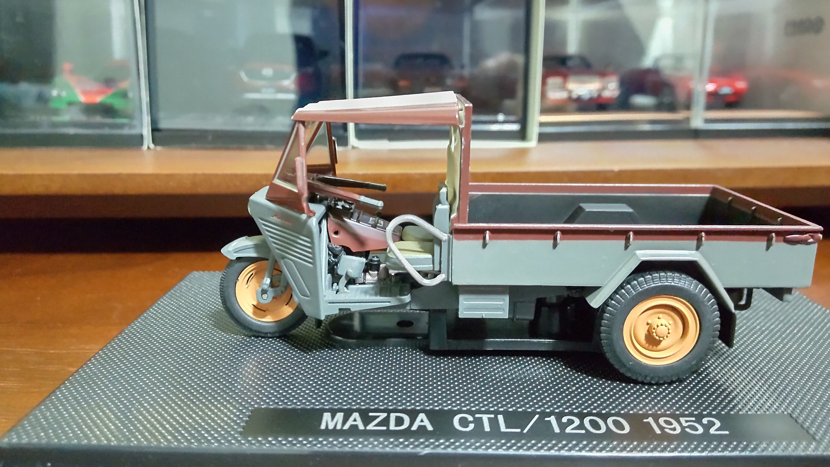 ミニカーによる自動車博⑤ | CLUB MAZDA COMMUNITY