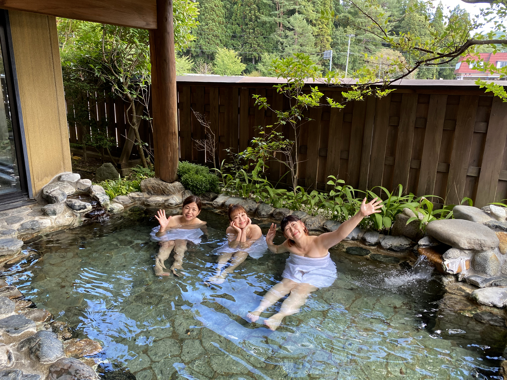 目で見る日本の温泉 お馴染みシーン誕生秘話✨｜大久保・川村の温泉タオル♨集め旅 | テレ