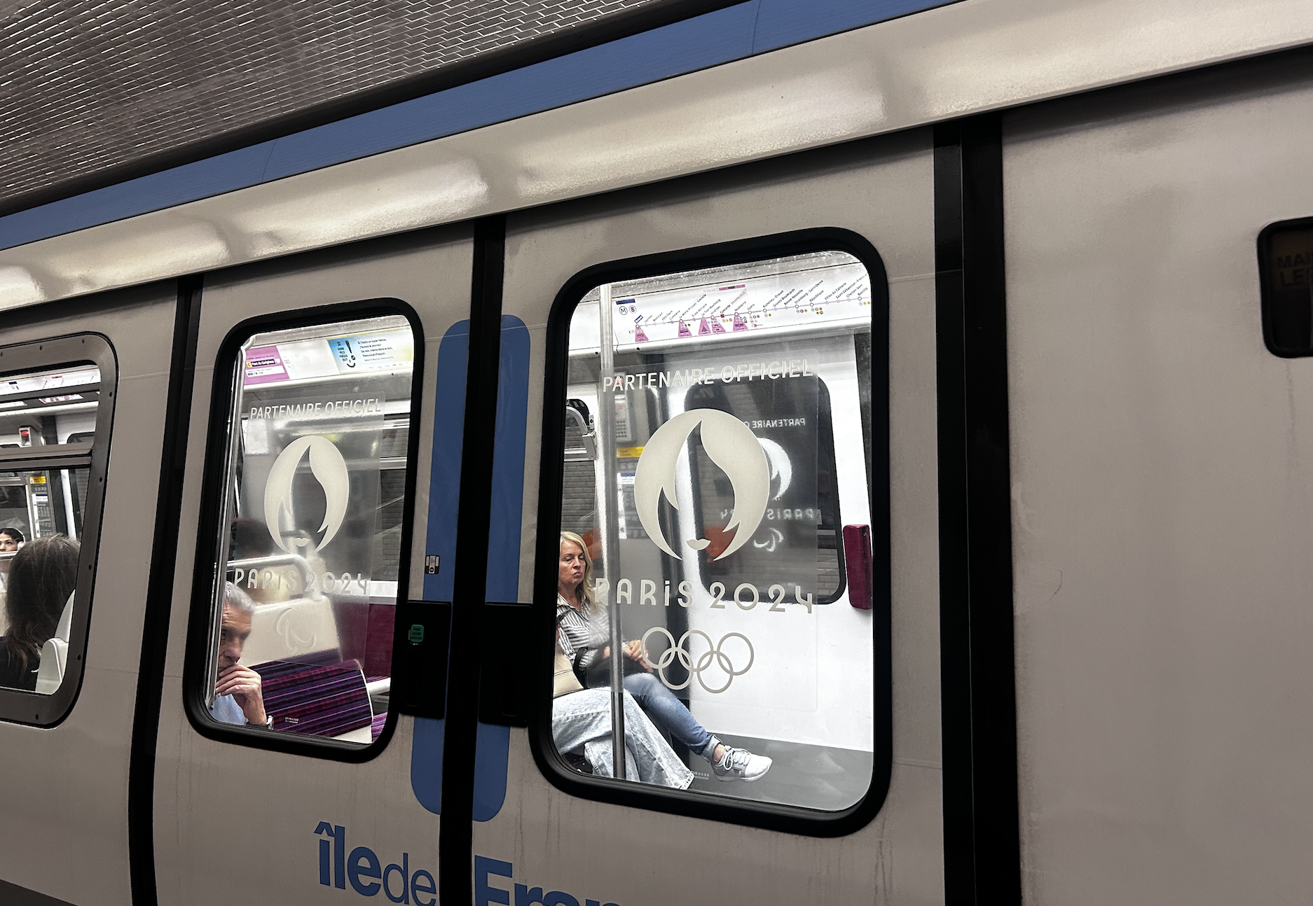 パリオリンピック ピンバッジ テレビ東京 XVP ピンバッジ架け橋