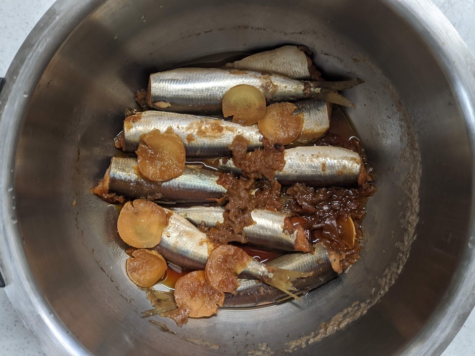 ホットクック部 いわしの骨までやわらか梅煮