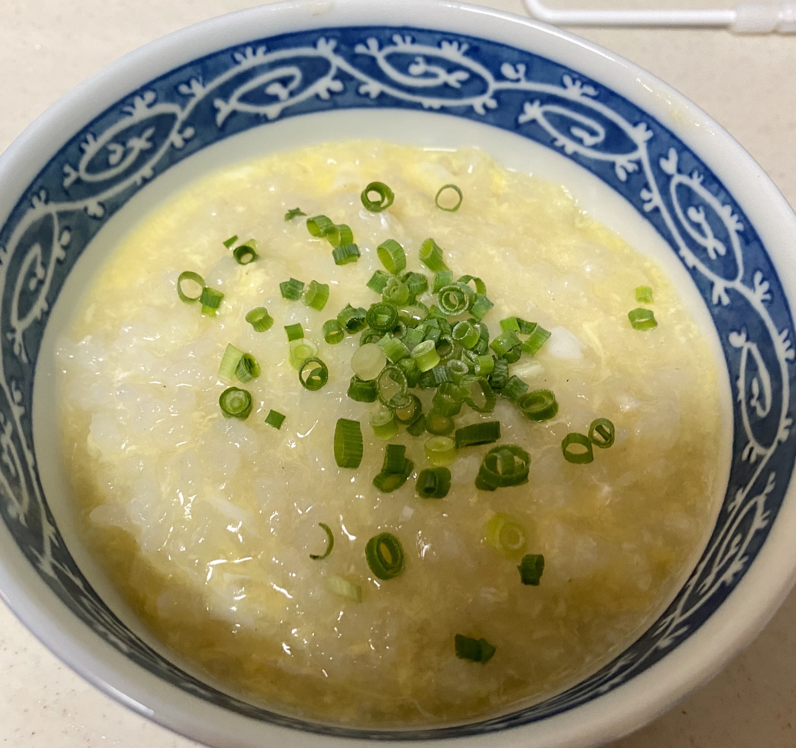 先日鶏がらからとって作った出汁で中華風お粥を作りました♪ お