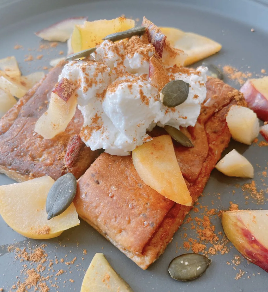 焼き林檎とカッテージチーズのデザート Base Food Labo